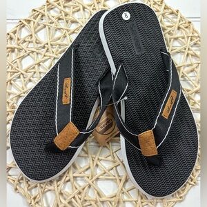Surf Seven Black and White Men's Flip-Flops NWT
